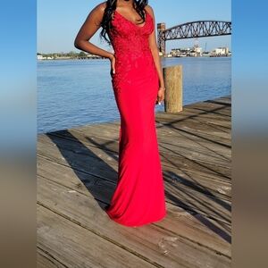 Colors Dress G1086 – Elegant & Show-Stopping Prom/ Formal Gown